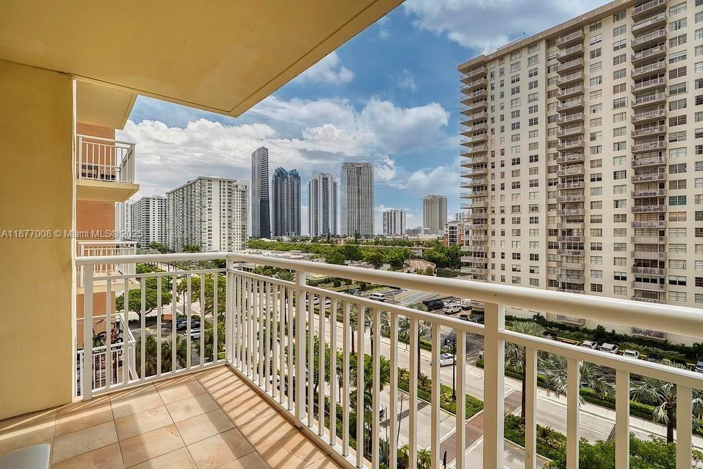 Real estate property located at 251 174th St #708, Miami-dade, Winston Towers 200, Sunny Isles Beach, FL