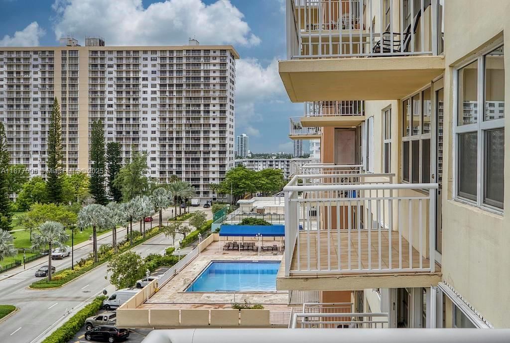 Real estate property located at 251 174th St #708, Miami-dade, Winston Towers 200, Sunny Isles Beach, FL