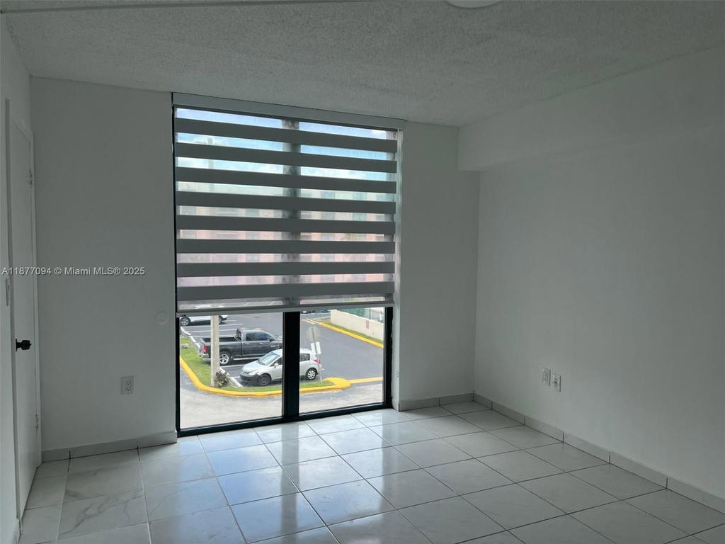 Real estate property located at 2055 122nd Ave #305, Miami-dade, International Towers, Miami, FL