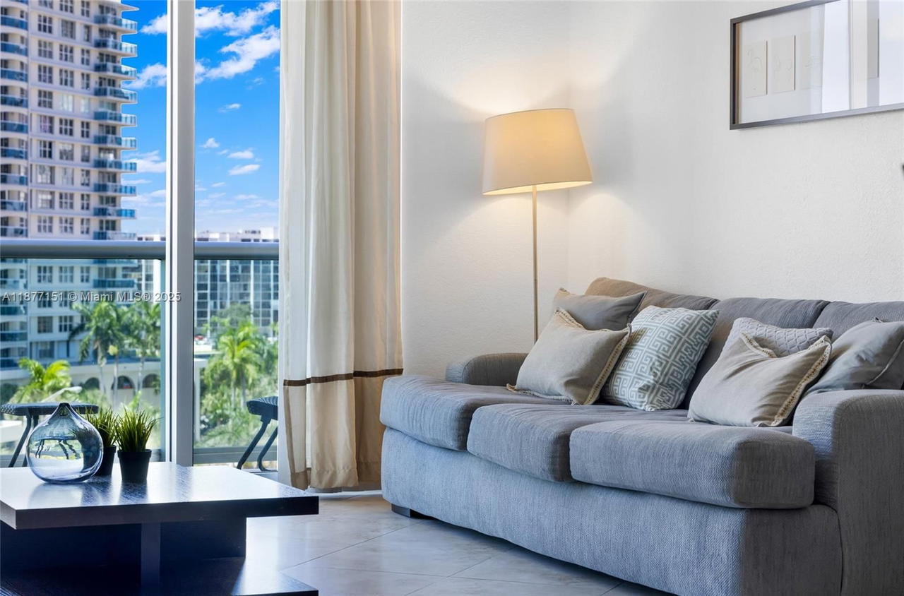 Real estate property located at 3901 Ocean Dr #7P, Broward, Tides On Hollywood Beach, Hollywood, FL