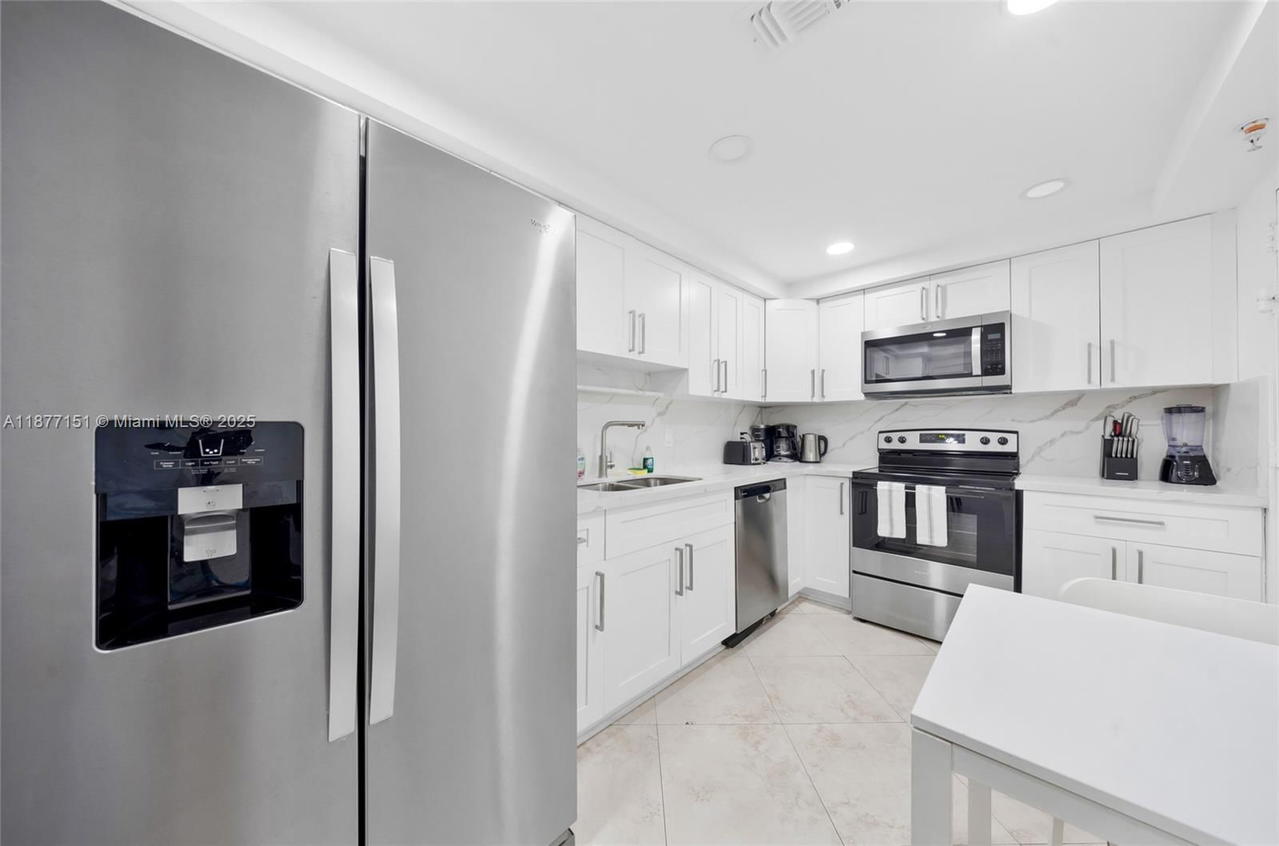 Real estate property located at 3901 Ocean Dr #7P, Broward, Tides On Hollywood Beach, Hollywood, FL