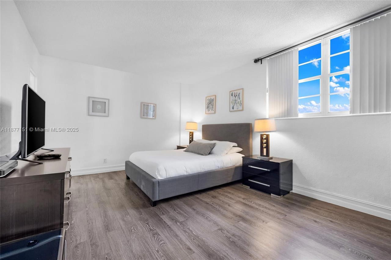 Real estate property located at 3901 Ocean Dr #7P, Broward, Tides On Hollywood Beach, Hollywood, FL