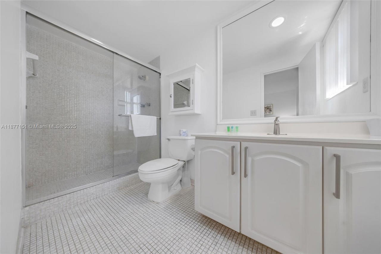 Real estate property located at 3901 Ocean Dr #7P, Broward, Tides On Hollywood Beach, Hollywood, FL