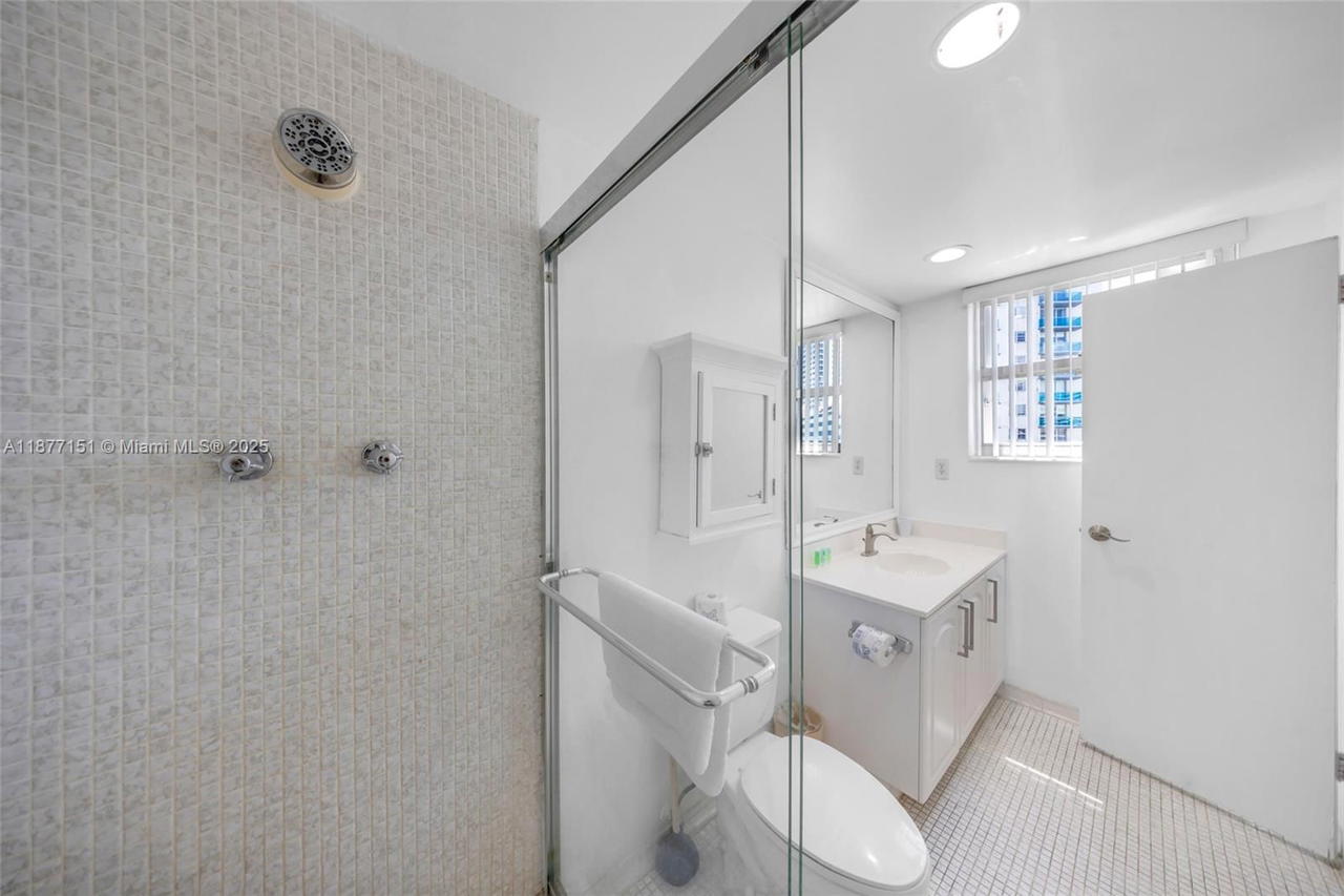 Real estate property located at 3901 Ocean Dr #7P, Broward, Tides On Hollywood Beach, Hollywood, FL