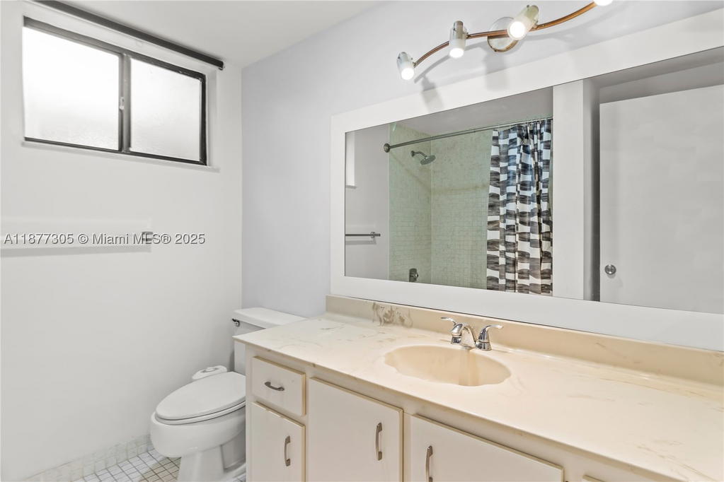 Real estate property located at 481 Ives Dairy Rd #303-4, Miami-dade, Summertree Vilg Calif Cl, Miami, FL