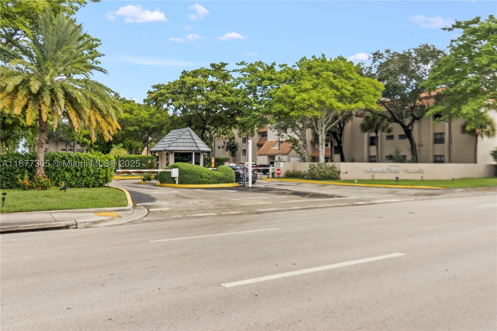Real estate property located at 481 Ives Dairy Rd #303-4, Miami-dade, Summertree Vilg Calif Cl, Miami, FL