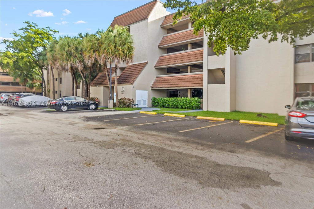 Real estate property located at 481 Ives Dairy Rd #303-4, Miami-dade, Summertree Vilg Calif Cl, Miami, FL