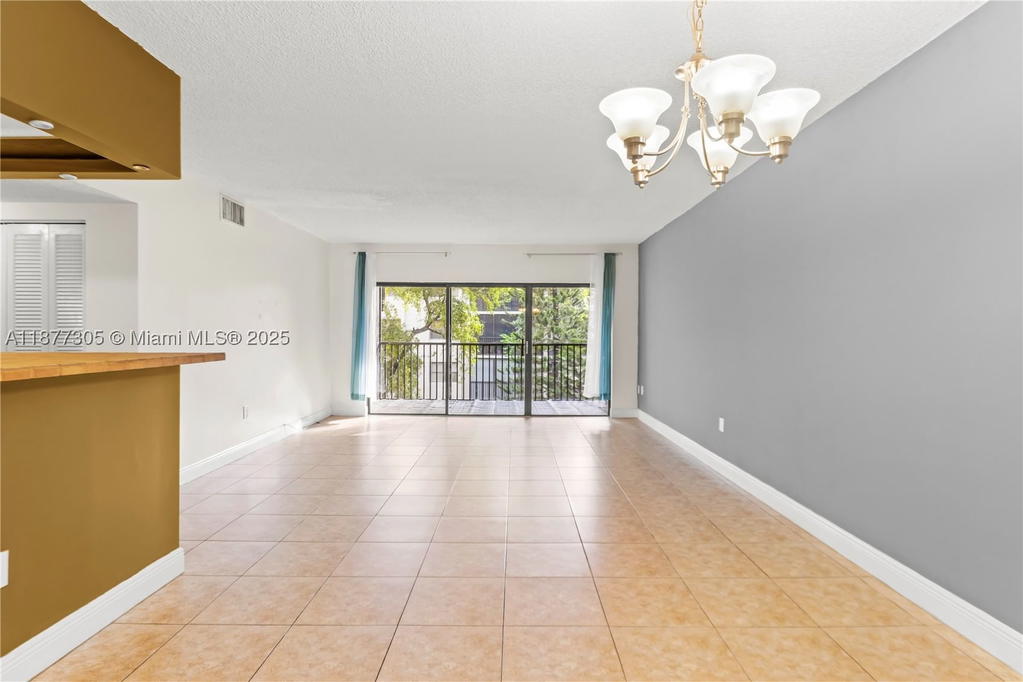 Real estate property located at 481 Ives Dairy Rd #303-4, Miami-dade, Summertree Vilg Calif Cl, Miami, FL