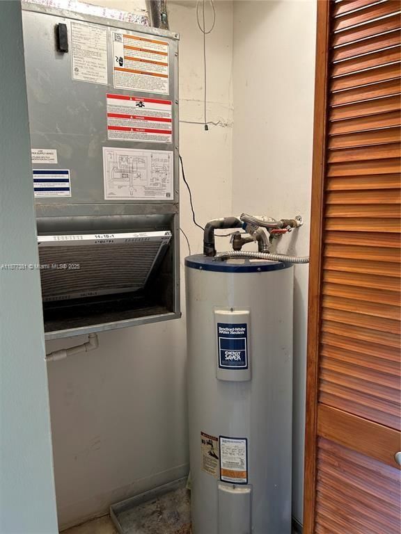 Real estate property located at 530 Park Rd #35-11, Broward, Hollywood Parc Condominiu, Hollywood, FL