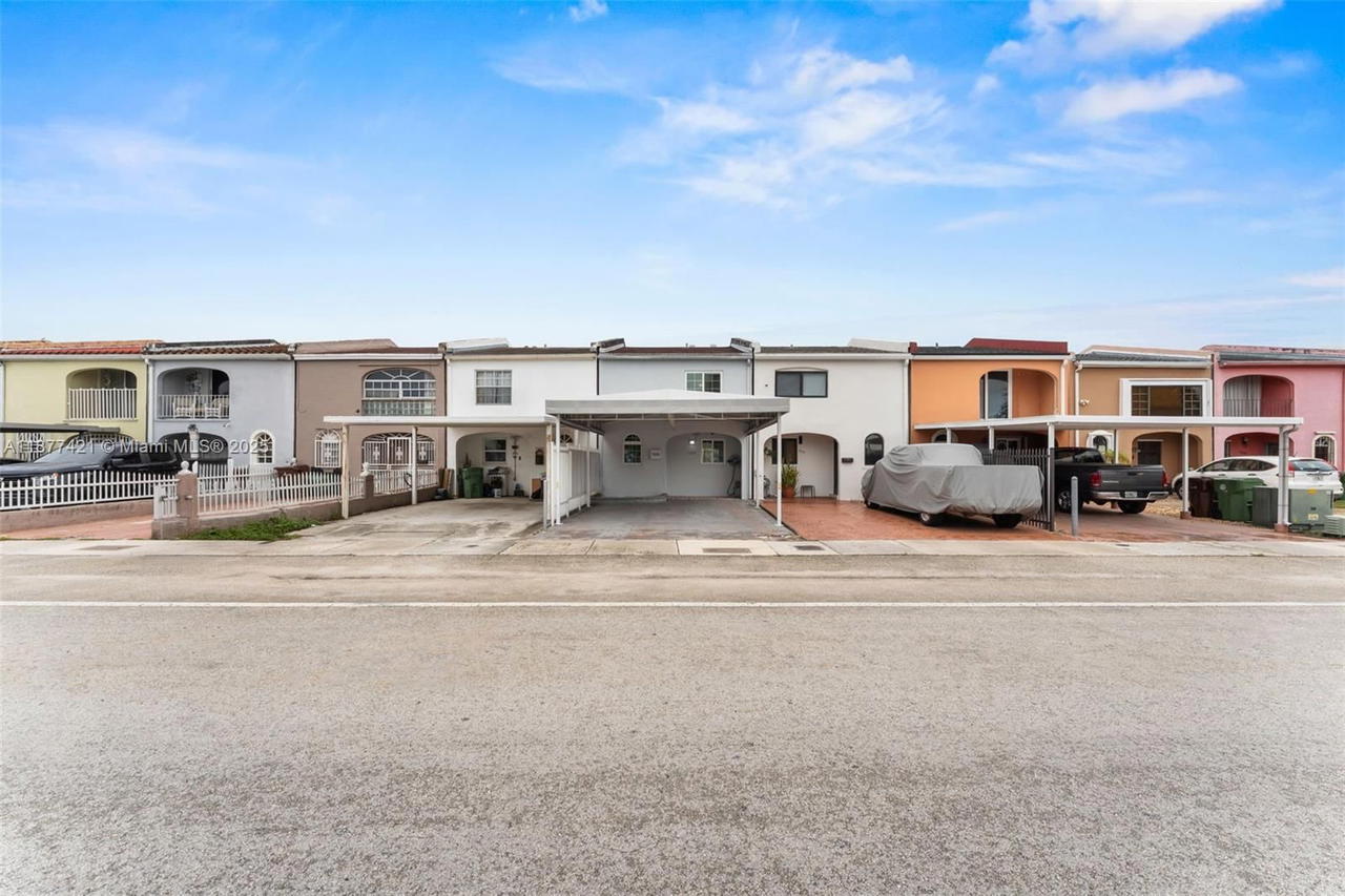 Real estate property located at 7025 19th Ct, Miami-dade, Chambers Land Company Sub, Hialeah, FL