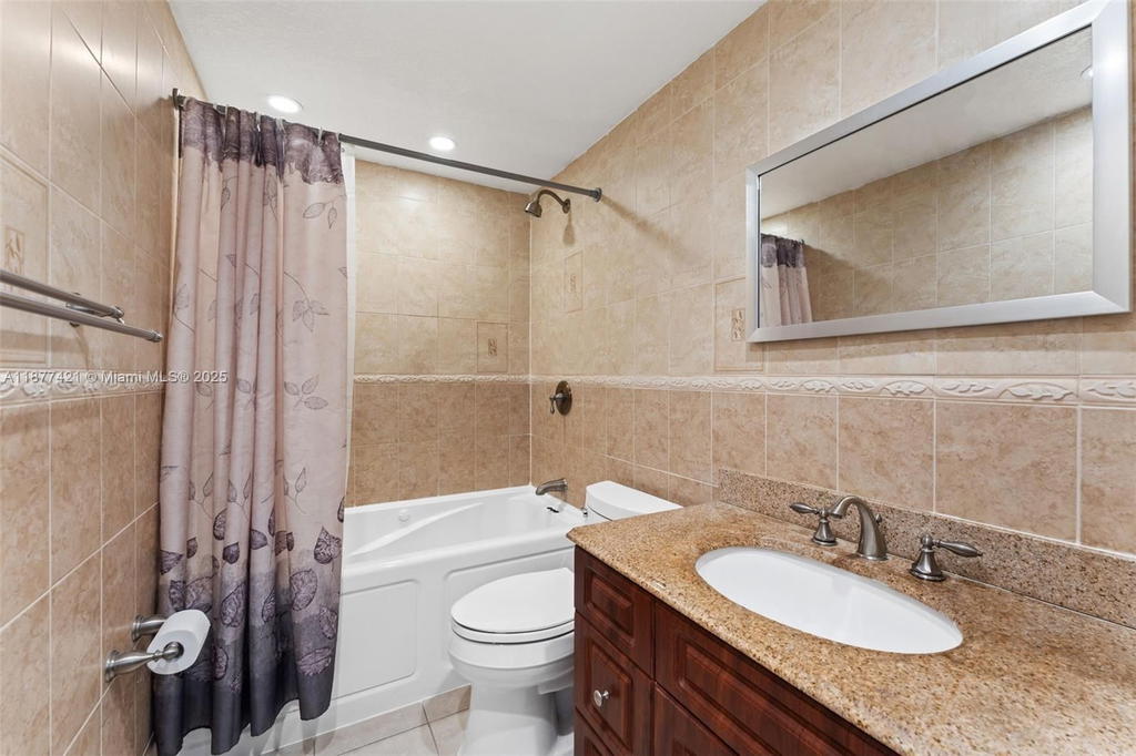 Real estate property located at 7025 19th Ct, Miami-dade, Chambers Land Company Sub, Hialeah, FL