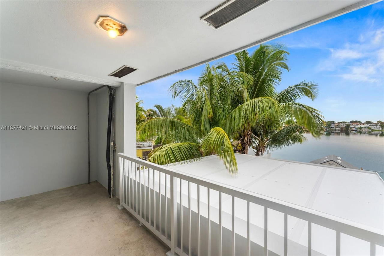 Real estate property located at 7025 19th Ct, Miami-dade, Chambers Land Company Sub, Hialeah, FL