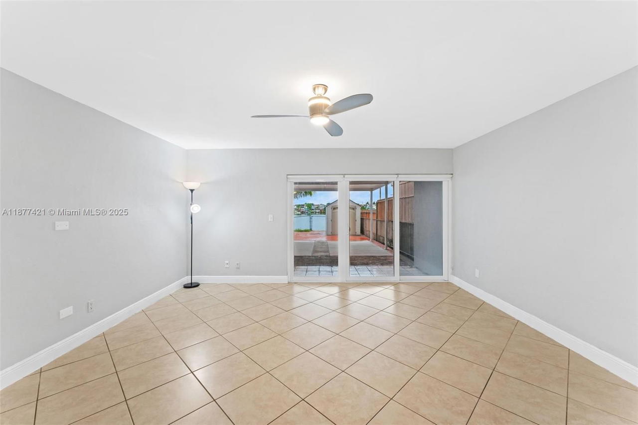 Real estate property located at 7025 19th Ct, Miami-dade, Chambers Land Company Sub, Hialeah, FL