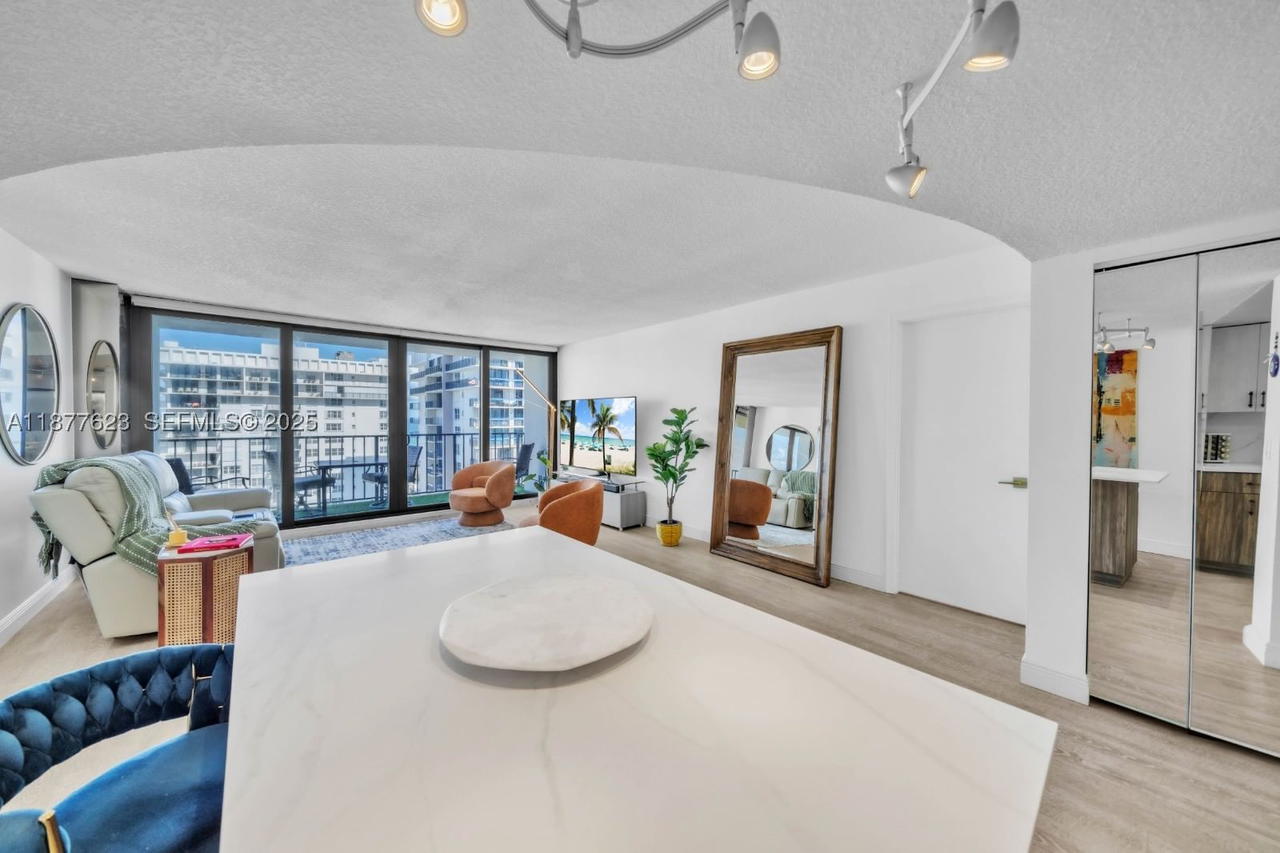 Real estate property located at 2401 Ocean Dr #2504, Broward, Britannia At Quadomain Co, Hollywood, FL