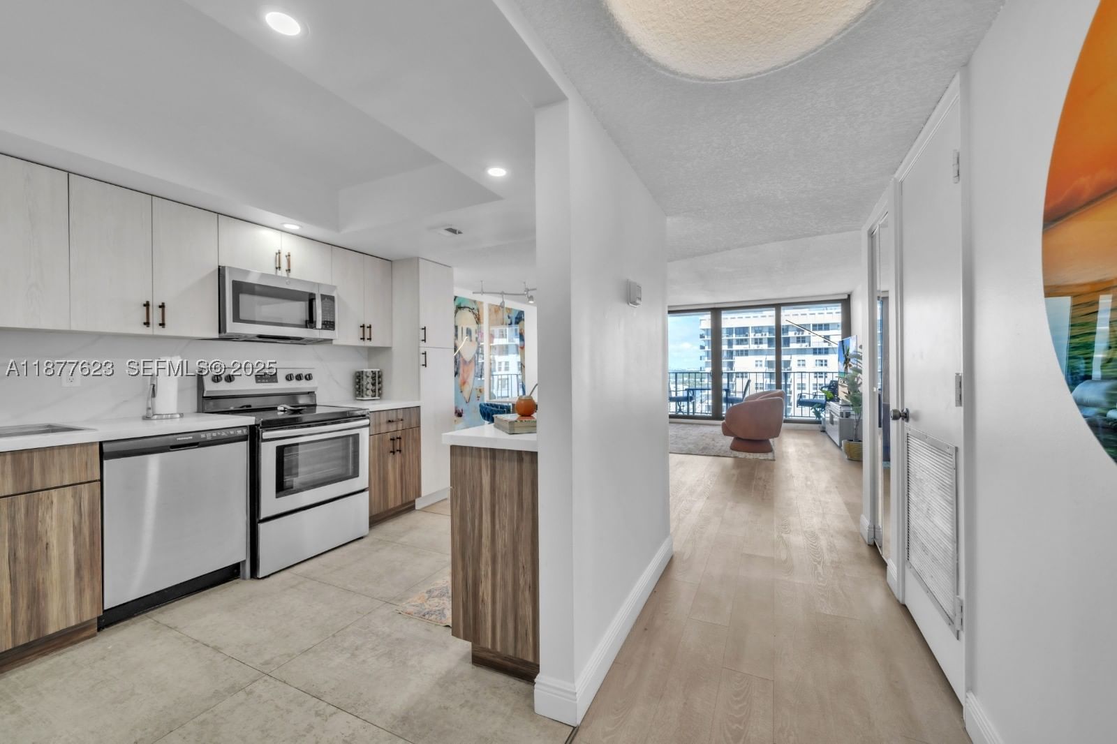Real estate property located at 2401 Ocean Dr #2504, Broward, Britannia At Quadomain Co, Hollywood, FL