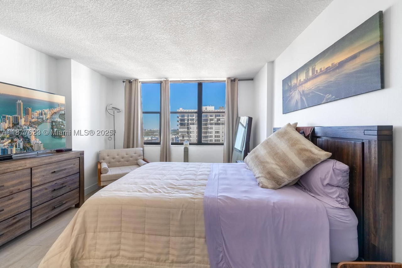 Real estate property located at 2401 Ocean Dr #2504, Broward, Britannia At Quadomain Co, Hollywood, FL