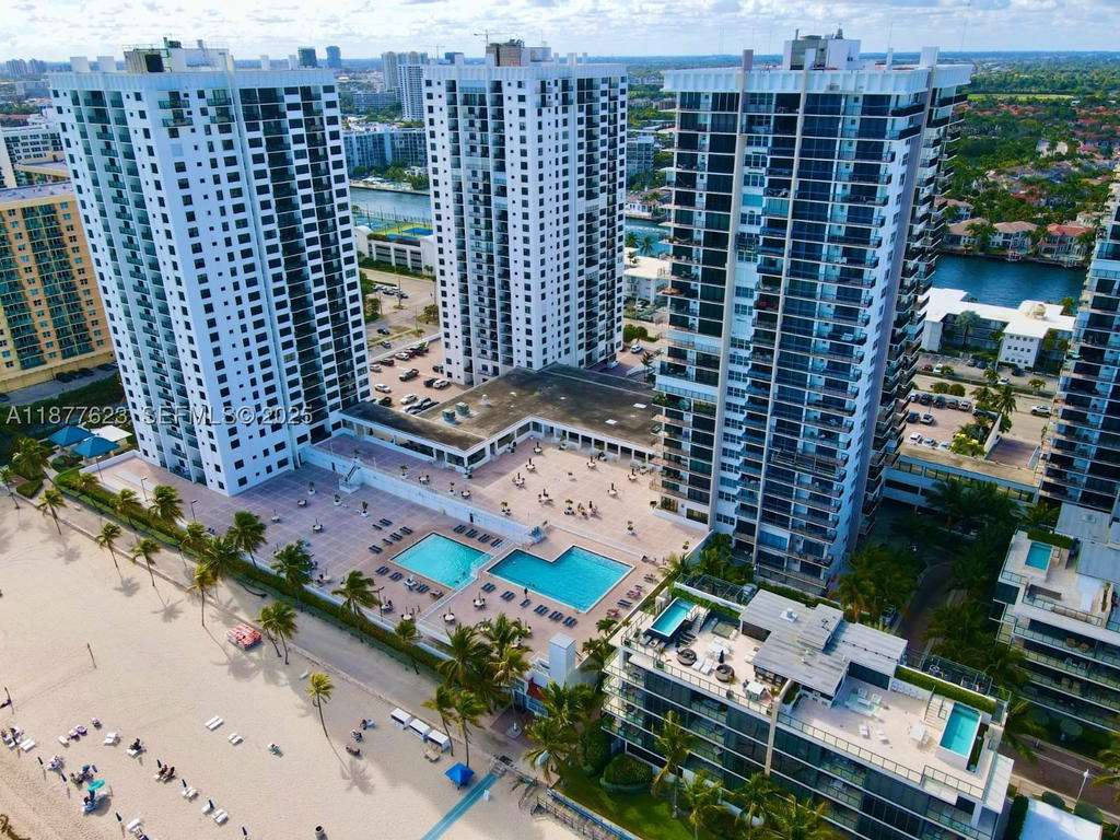 Real estate property located at 2401 Ocean Dr #2504, Broward, Britannia At Quadomain Co, Hollywood, FL