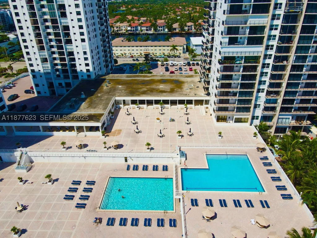 Real estate property located at 2401 Ocean Dr #2504, Broward, Britannia At Quadomain Co, Hollywood, FL