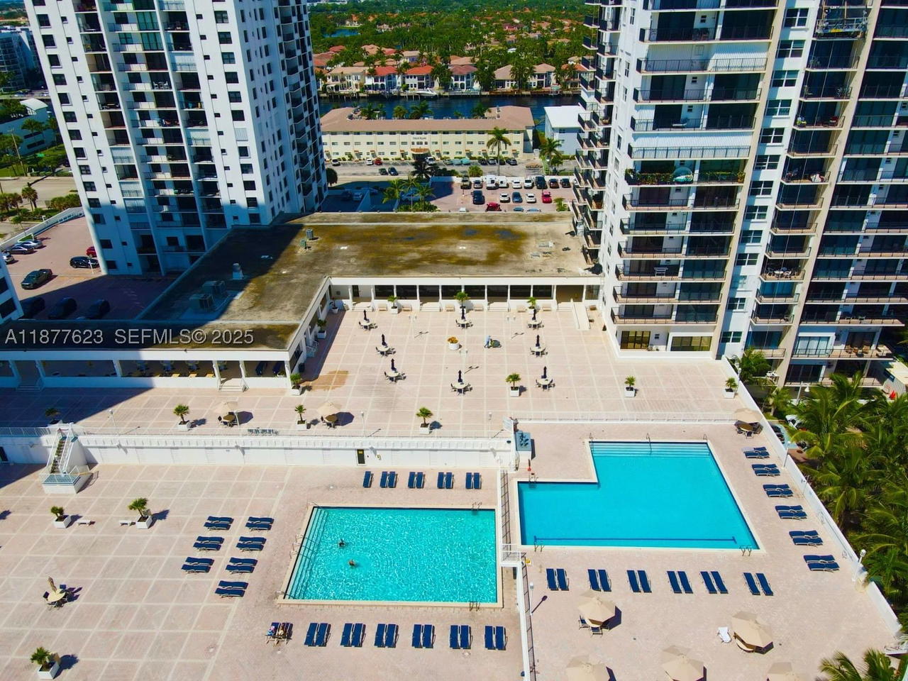 Real estate property located at 2401 Ocean Dr #2504, Broward, Britannia At Quadomain Co, Hollywood, FL