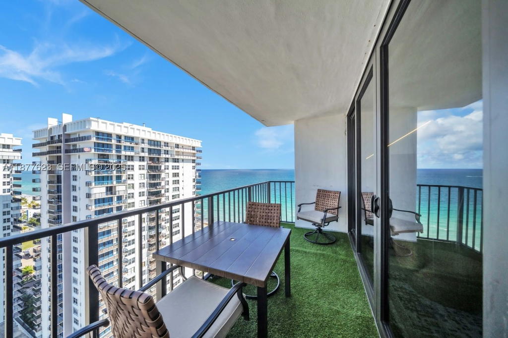 Real estate property located at 2401 Ocean Dr #2504, Broward, Britannia At Quadomain Co, Hollywood, FL