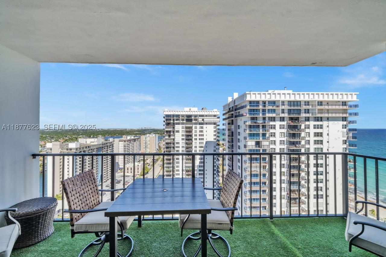 Real estate property located at 2401 Ocean Dr #2504, Broward, Britannia At Quadomain Co, Hollywood, FL