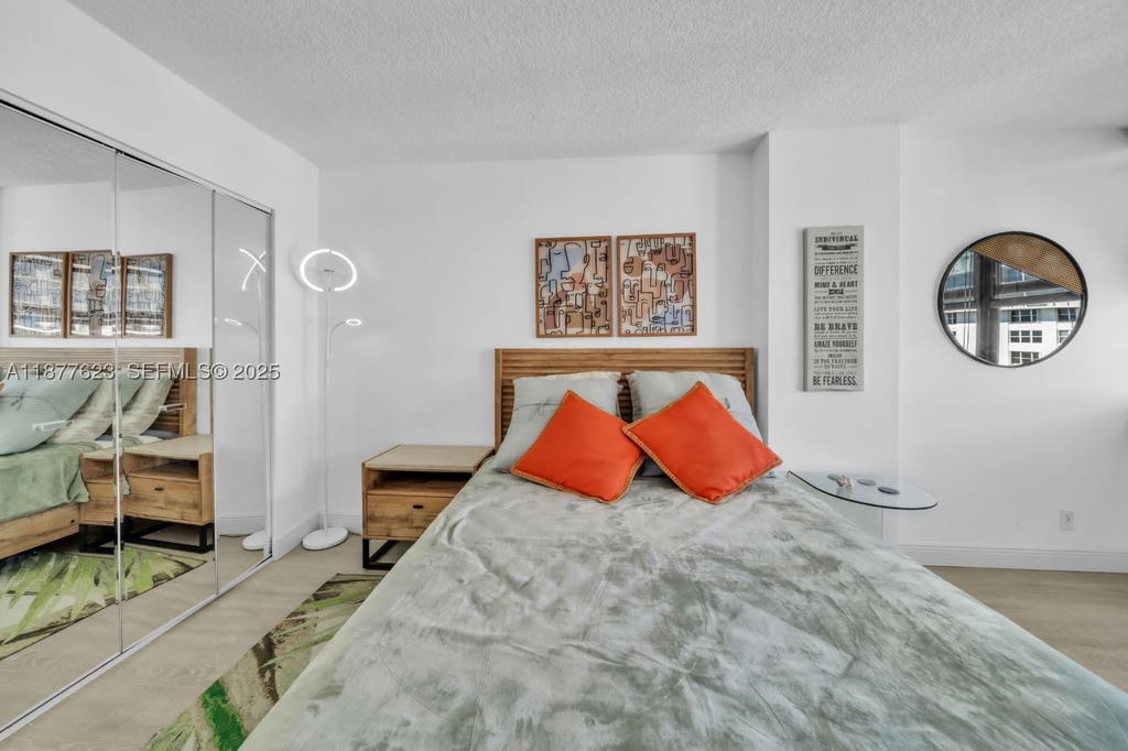 Real estate property located at 2401 Ocean Dr #2504, Broward, Britannia At Quadomain Co, Hollywood, FL