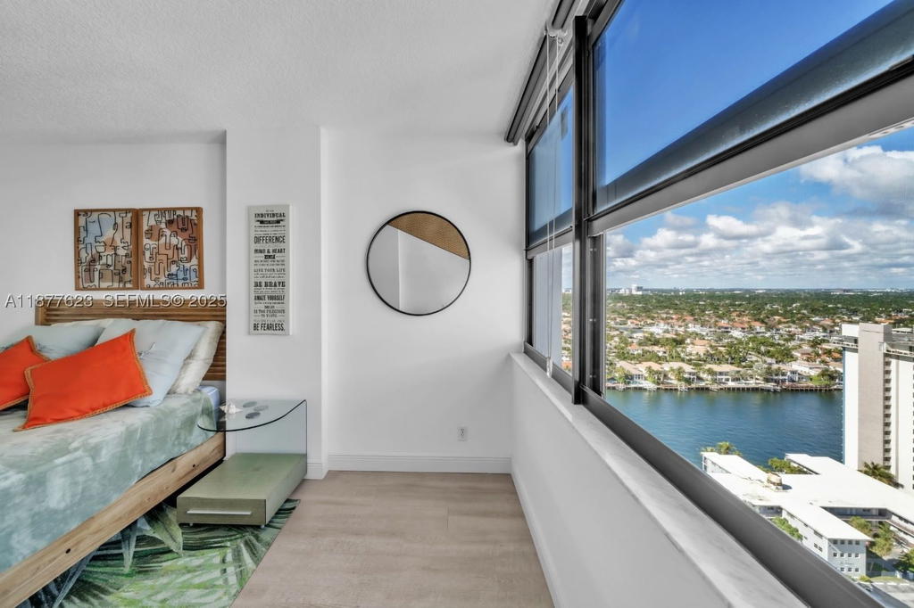 Real estate property located at 2401 Ocean Dr #2504, Broward, Britannia At Quadomain Co, Hollywood, FL