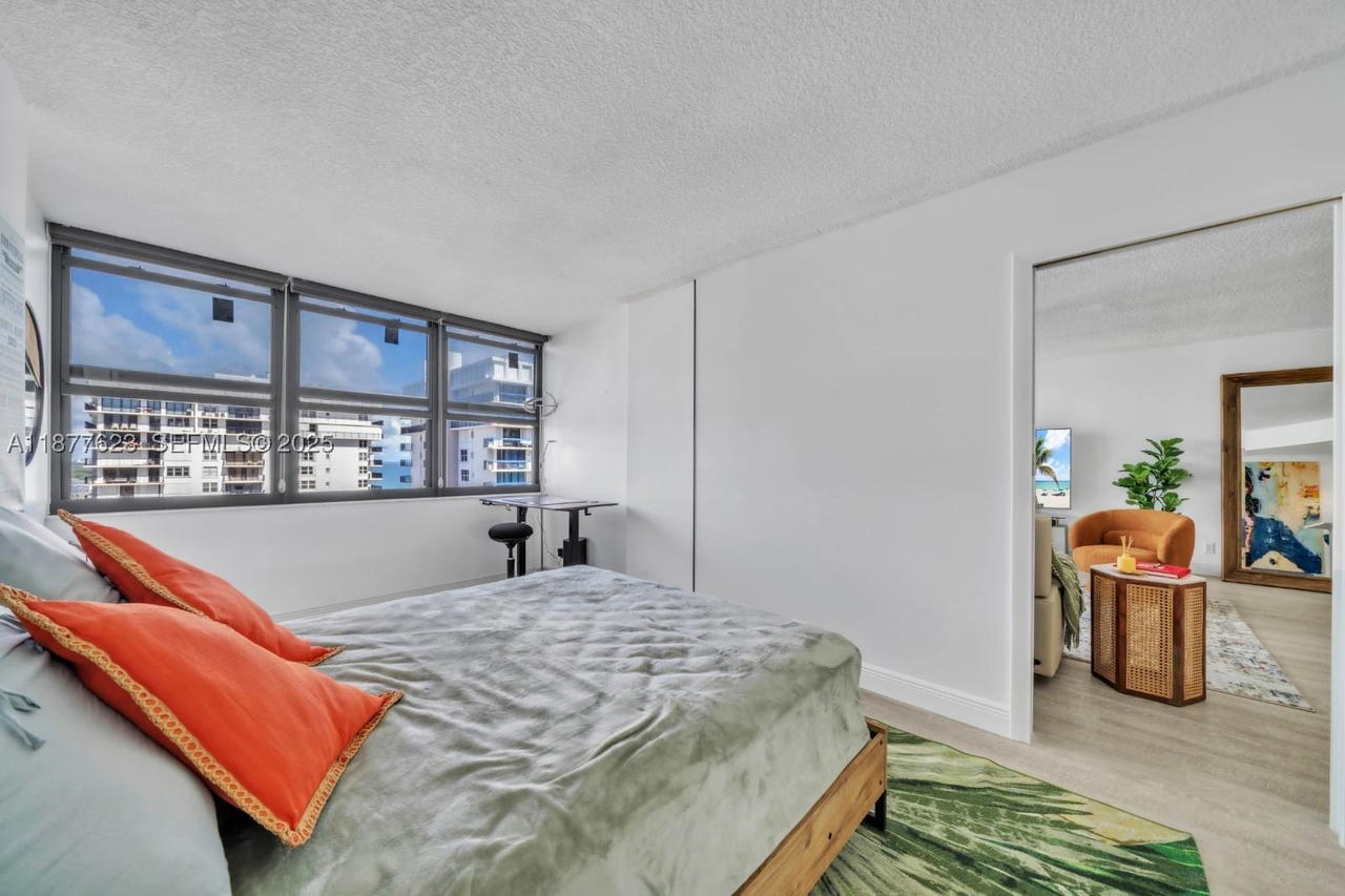 Real estate property located at 2401 Ocean Dr #2504, Broward, Britannia At Quadomain Co, Hollywood, FL