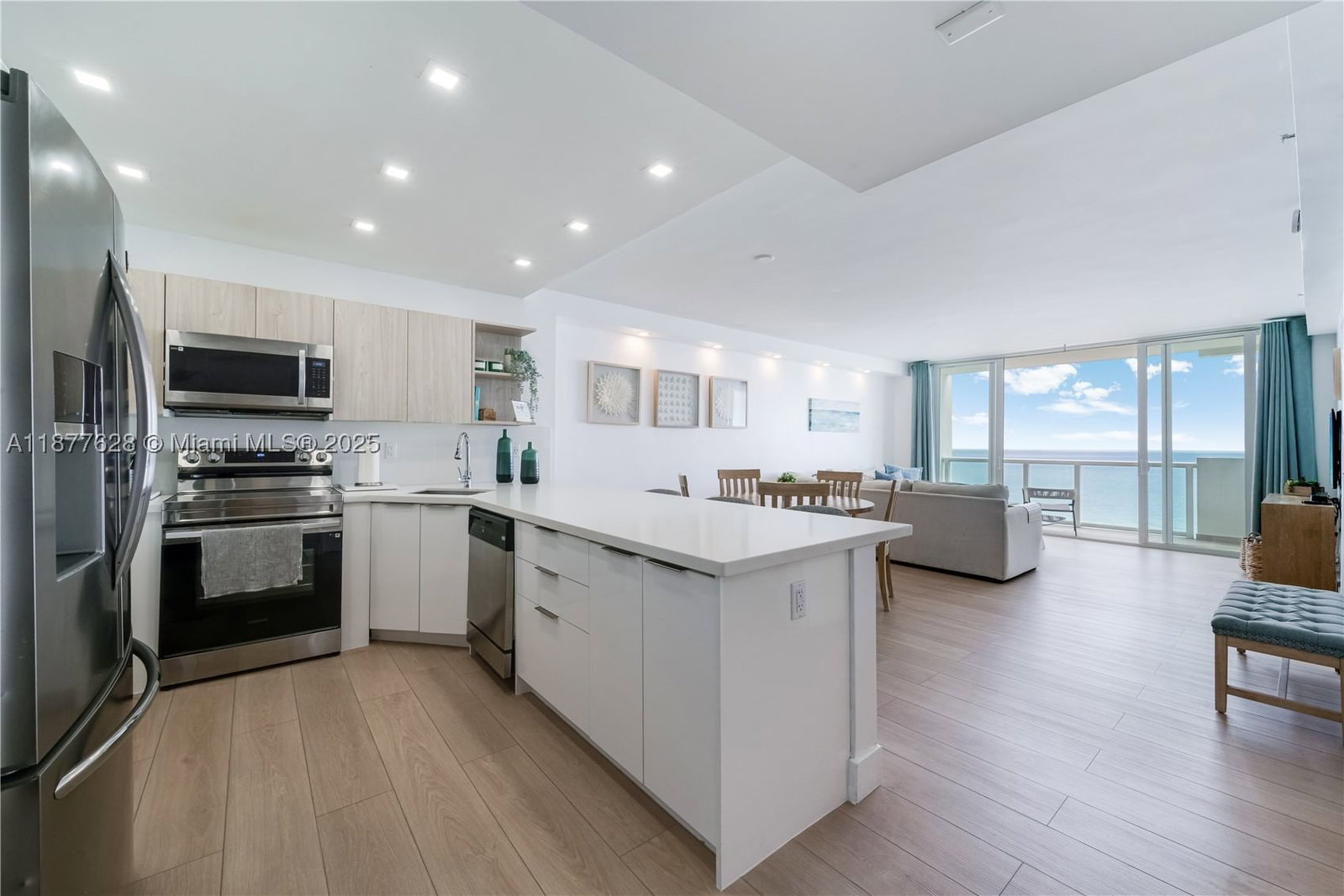 Real estate property located at 5601 Collins Ave #1011, Miami-dade, The Pavilion Condo, Miami Beach, FL