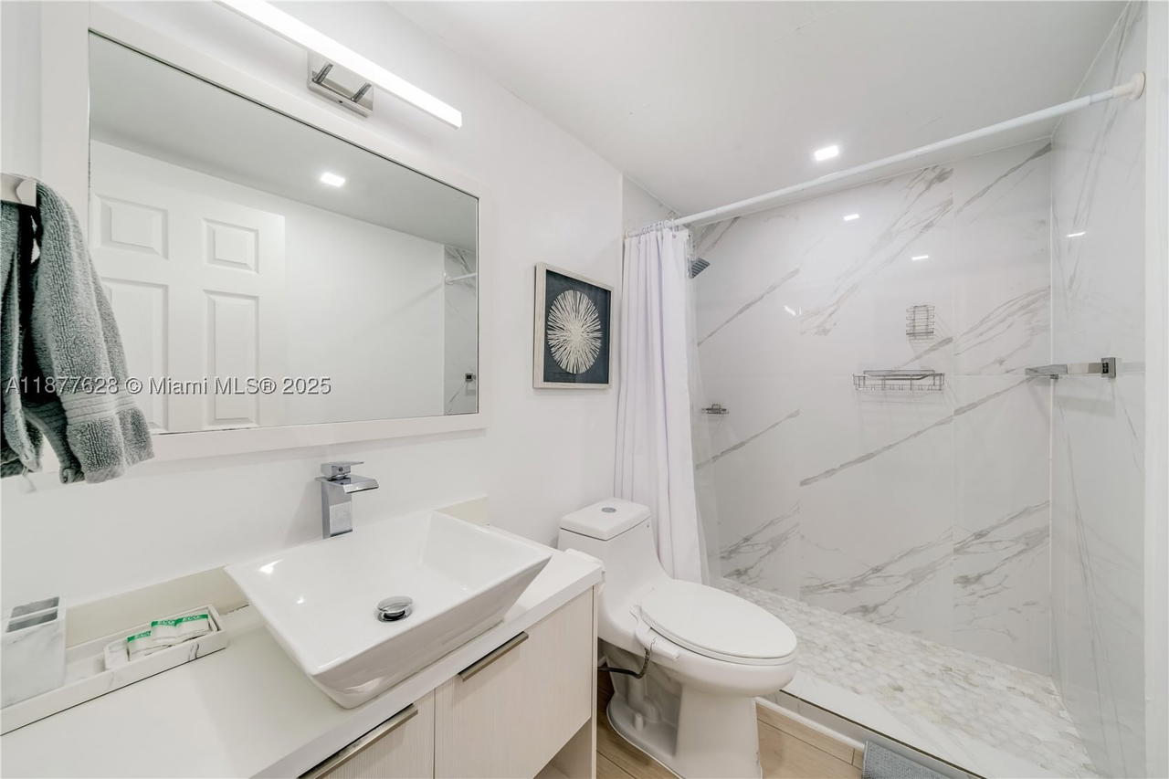 Real estate property located at 5601 Collins Ave #1011, Miami-dade, The Pavilion Condo, Miami Beach, FL