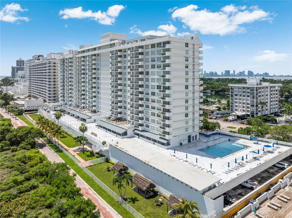 Real estate property located at 5601 Collins Ave #1011, Miami-dade, The Pavilion Condo, Miami Beach, FL