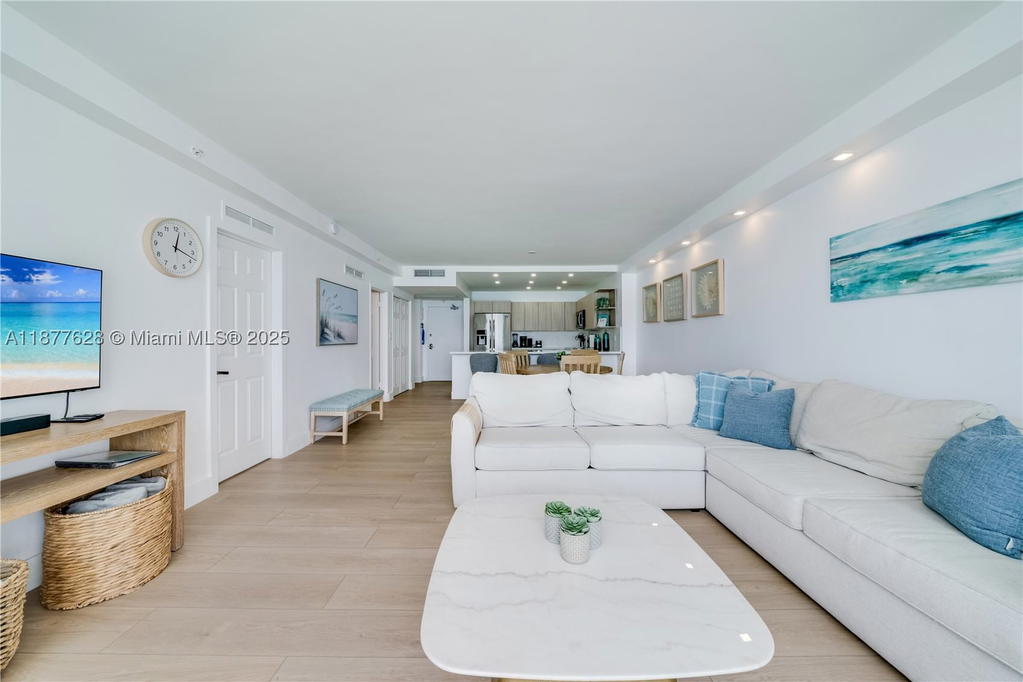 Real estate property located at 5601 Collins Ave #1011, Miami-dade, The Pavilion Condo, Miami Beach, FL