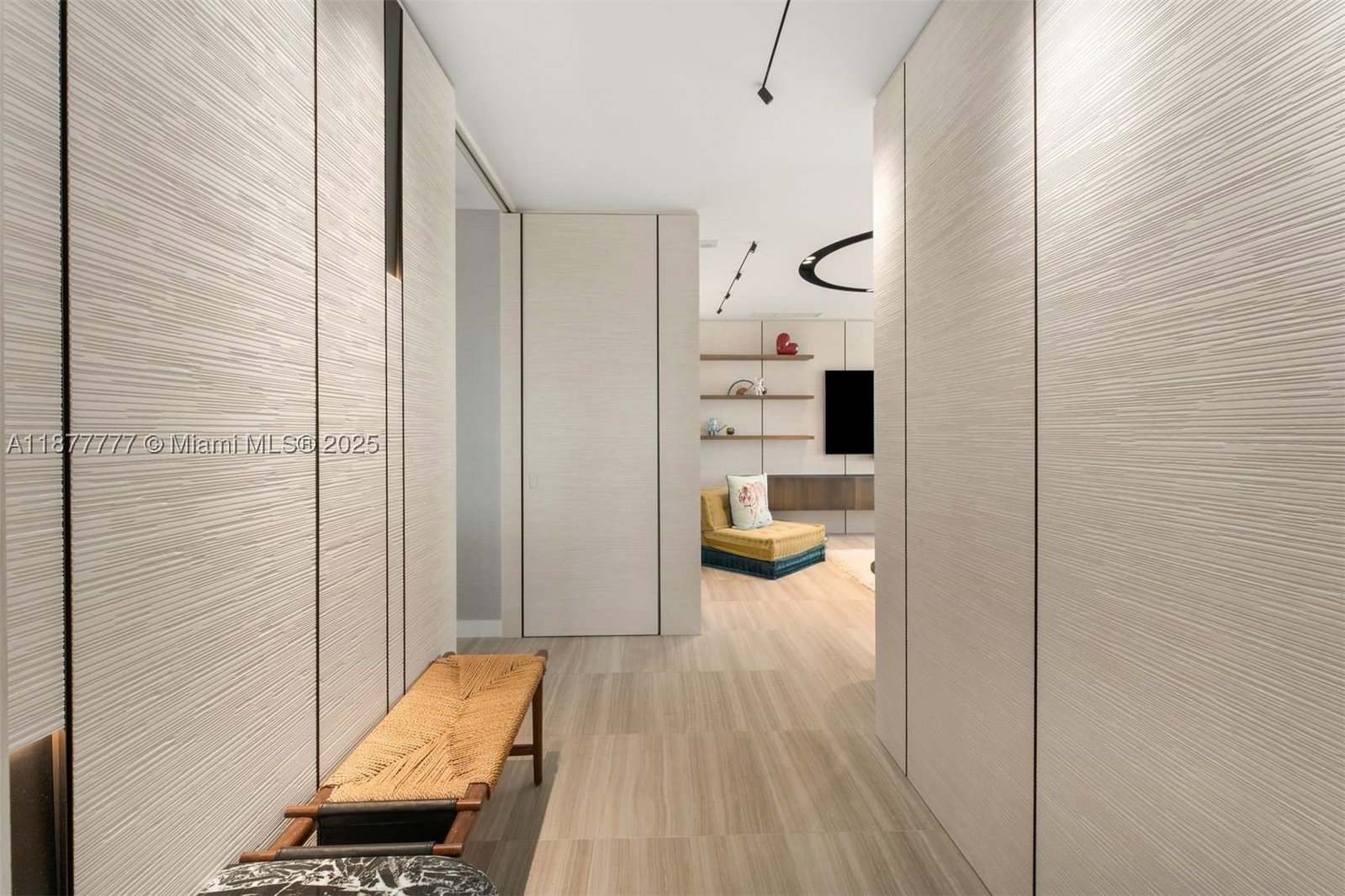 Real estate property located at 4701 Meridian Ave #512, Miami-dade, 4701 North Meridian Condo, Miami Beach, FL