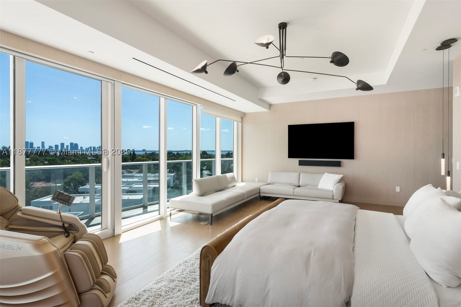 Real estate property located at 4701 Meridian Ave #512, Miami-dade, 4701 North Meridian Condo, Miami Beach, FL