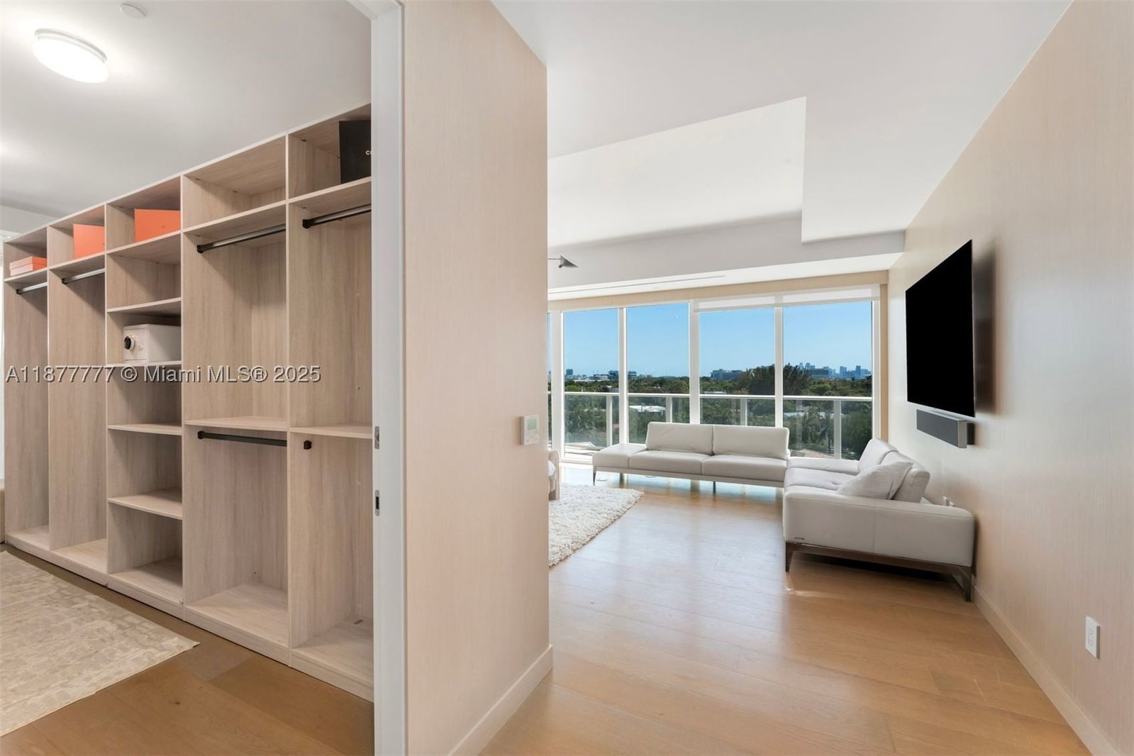 Real estate property located at 4701 Meridian Ave #512, Miami-dade, 4701 North Meridian Condo, Miami Beach, FL
