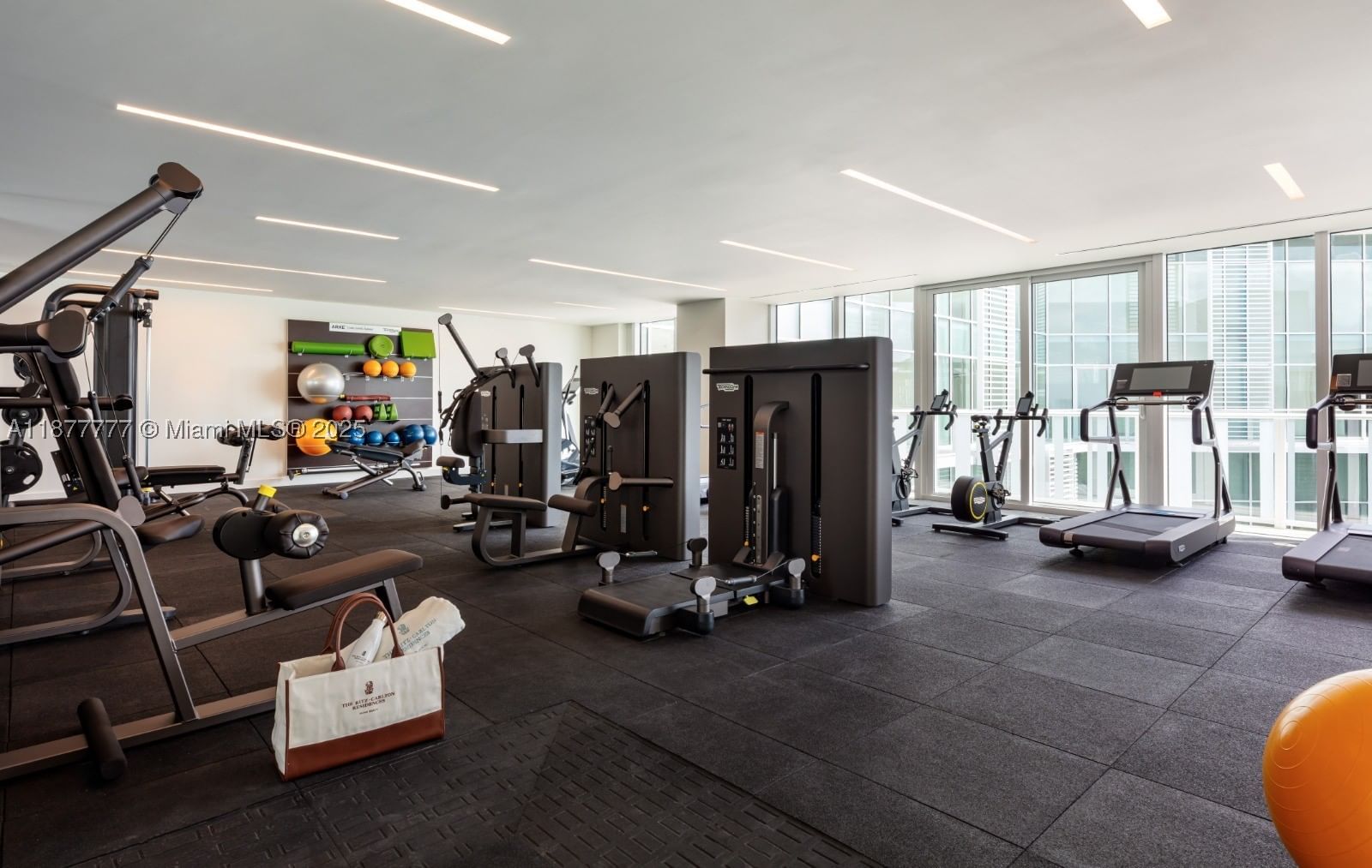 Real estate property located at 4701 Meridian Ave #512, Miami-dade, 4701 North Meridian Condo, Miami Beach, FL