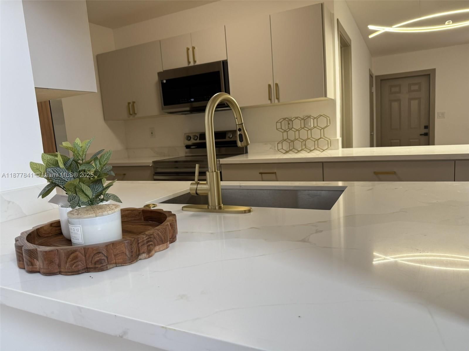 Real estate property located at 7221 Freedom St, Broward, Atlanta Lake, Hollywood, FL