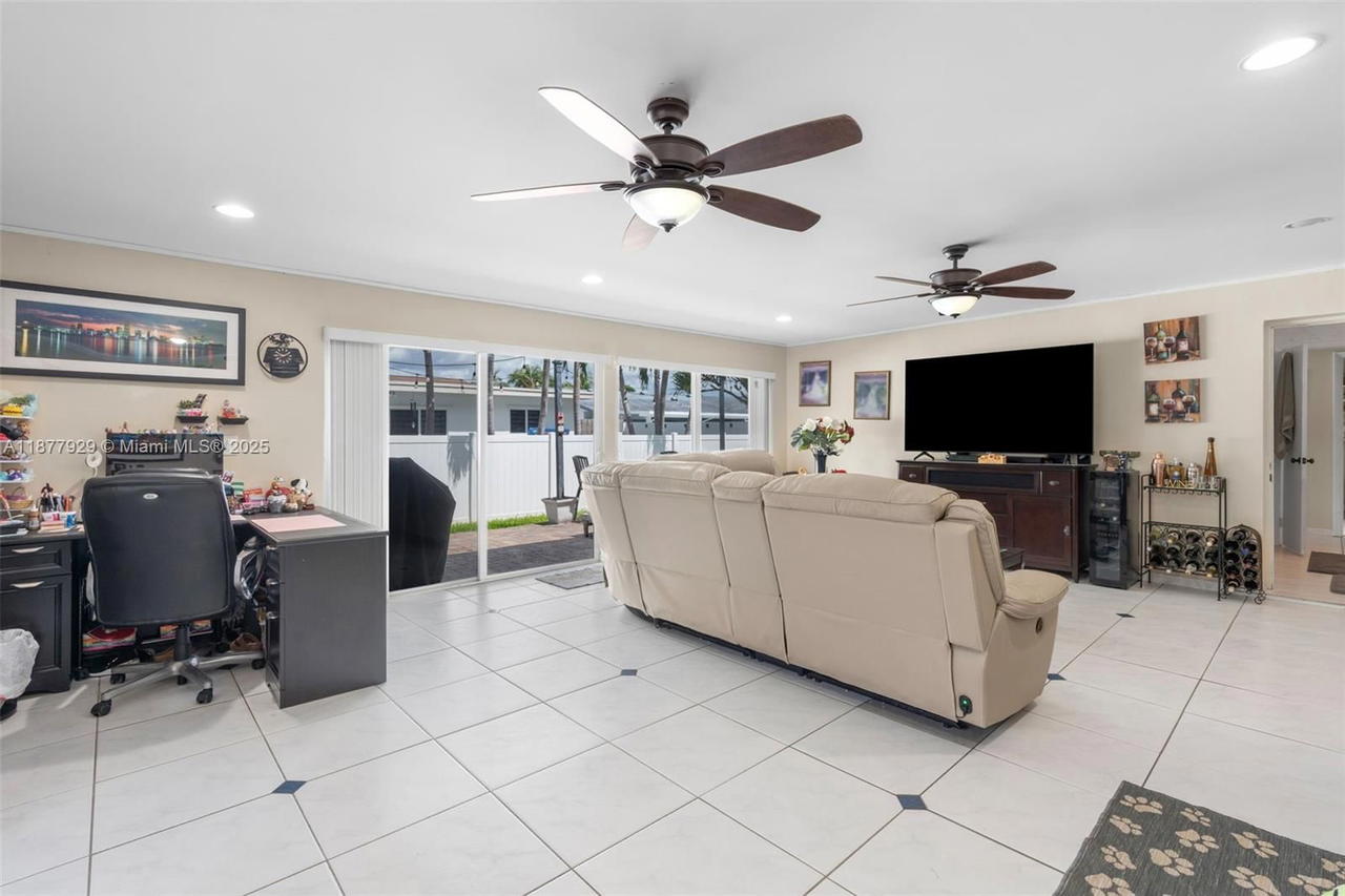 Real estate property located at 721 98th Ave, Broward, Pasadena Lakes South, Pembroke Pines, FL