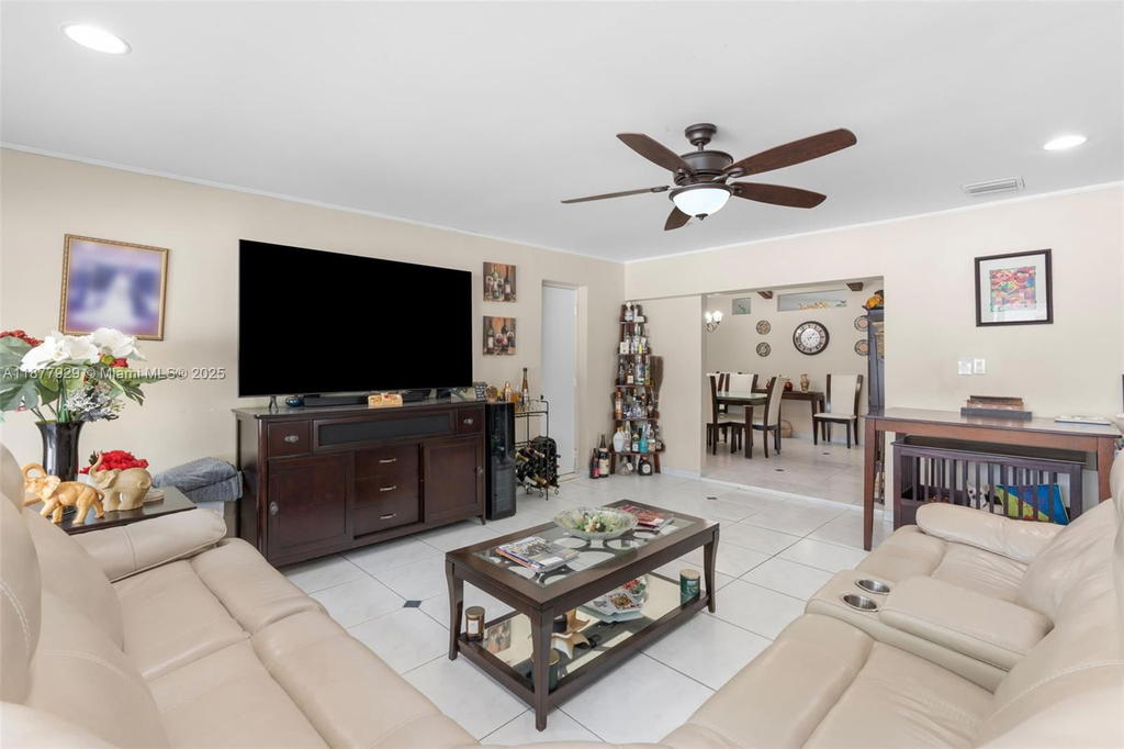 Real estate property located at 721 98th Ave, Broward, Pasadena Lakes South, Pembroke Pines, FL