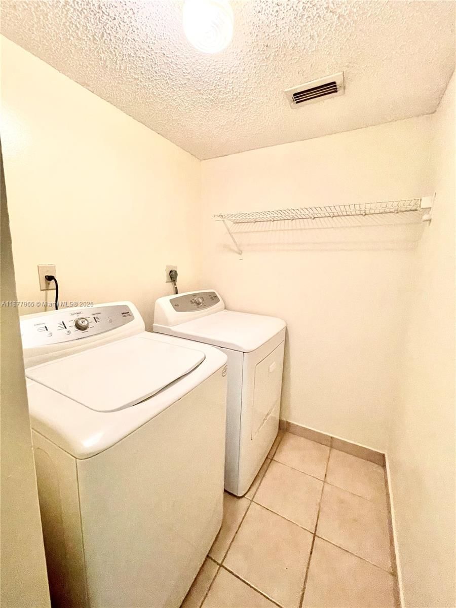 Real estate property located at 251 Palm Cir W #206, Broward, Palms Of Pembroke Condo, Pembroke Pines, FL