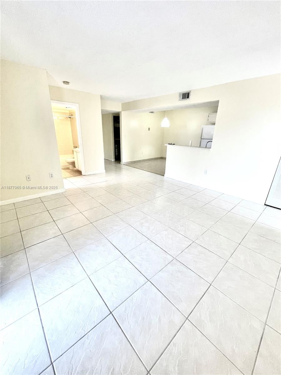 Real estate property located at 251 Palm Cir W #206, Broward, Palms Of Pembroke Condo, Pembroke Pines, FL