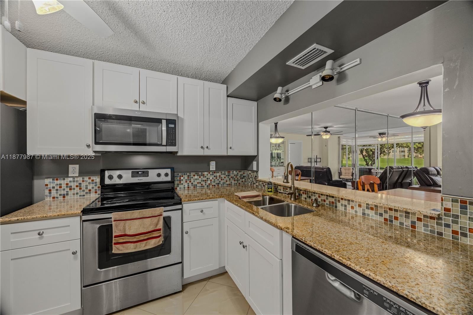 Real estate property located at 1911 Sabal Palm Dr #105, Broward, Condo 3 Of Sabal Palm Con, Davie, FL