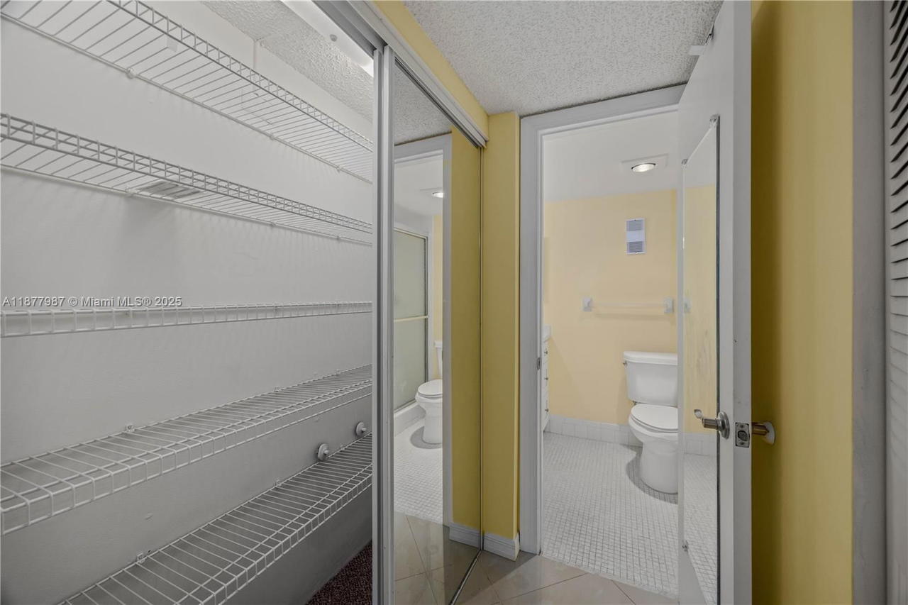 Real estate property located at 1911 Sabal Palm Dr #105, Broward, Condo 3 Of Sabal Palm Con, Davie, FL