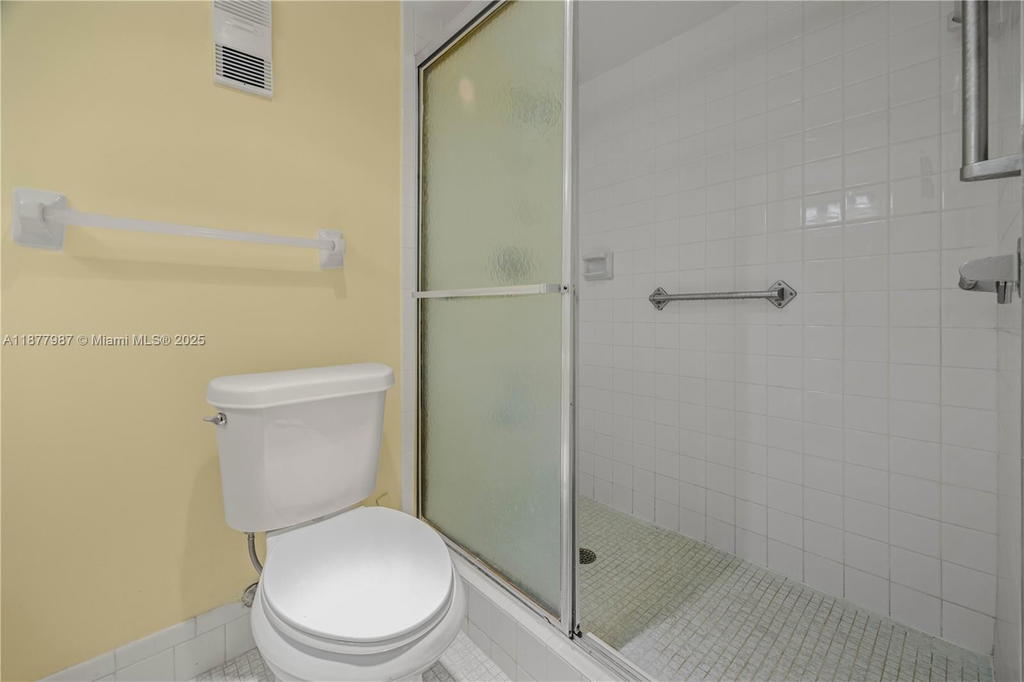 Real estate property located at 1911 Sabal Palm Dr #105, Broward, Condo 3 Of Sabal Palm Con, Davie, FL