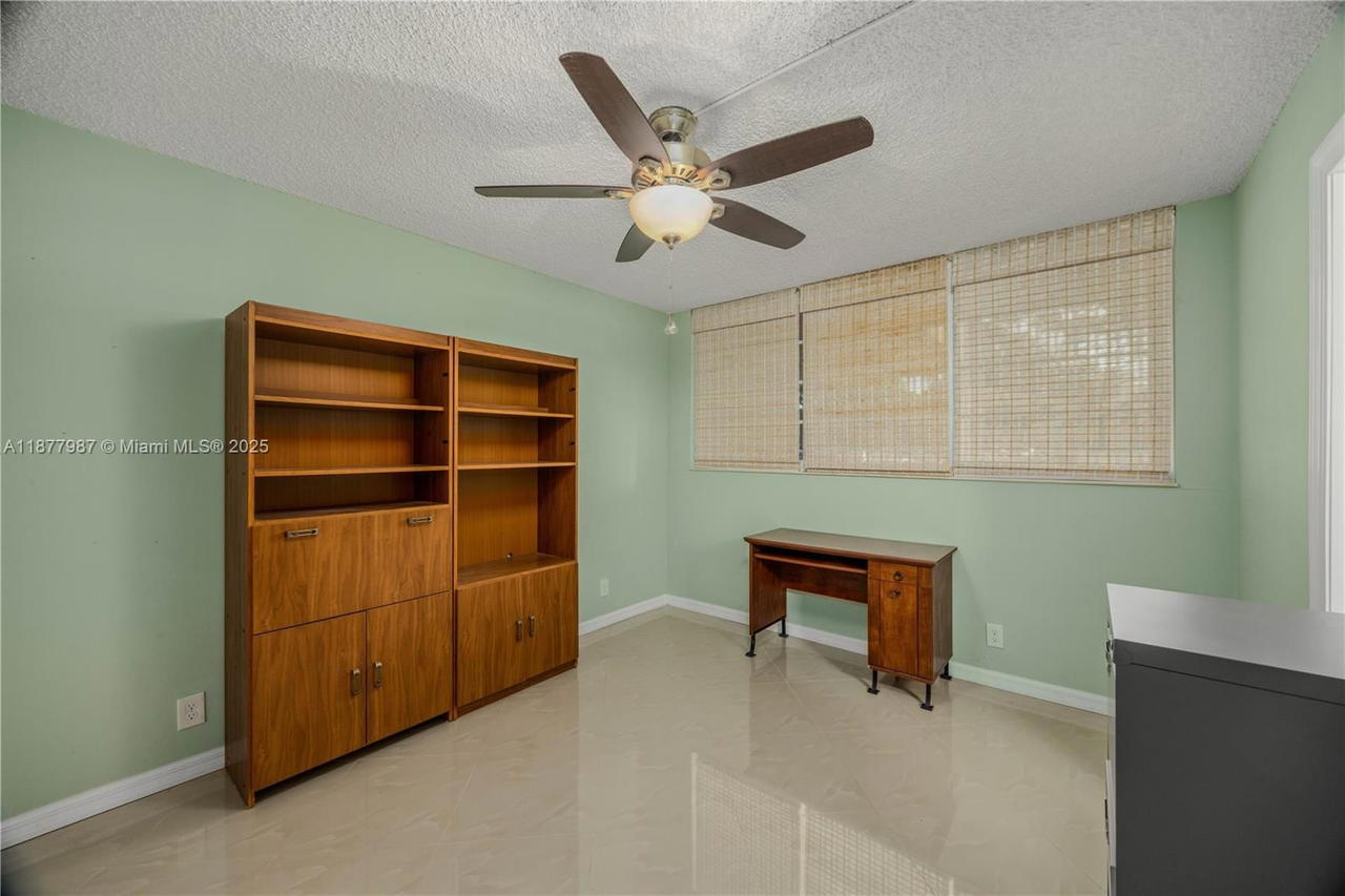 Real estate property located at 1911 Sabal Palm Dr #105, Broward, Condo 3 Of Sabal Palm Con, Davie, FL