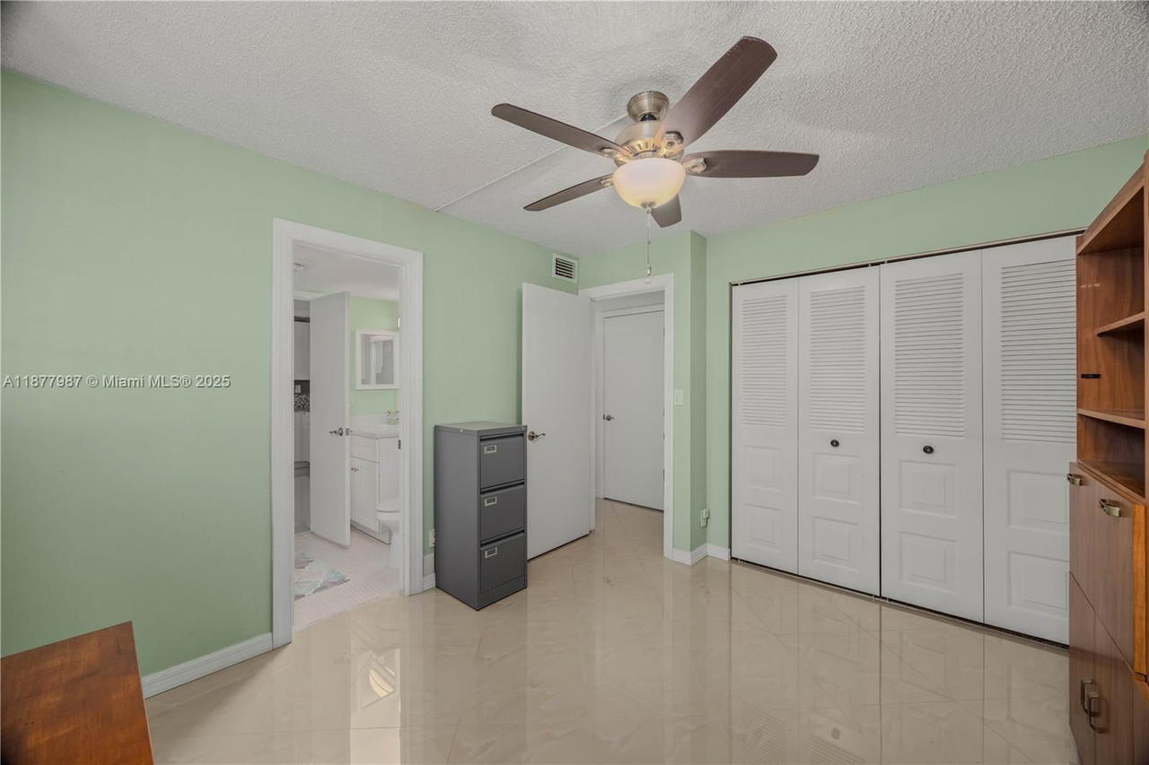 Real estate property located at 1911 Sabal Palm Dr #105, Broward, Condo 3 Of Sabal Palm Con, Davie, FL