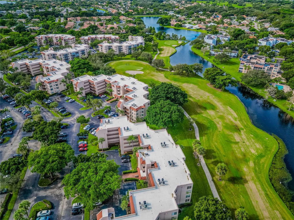 Real estate property located at 1911 Sabal Palm Dr #105, Broward, Condo 3 Of Sabal Palm Con, Davie, FL