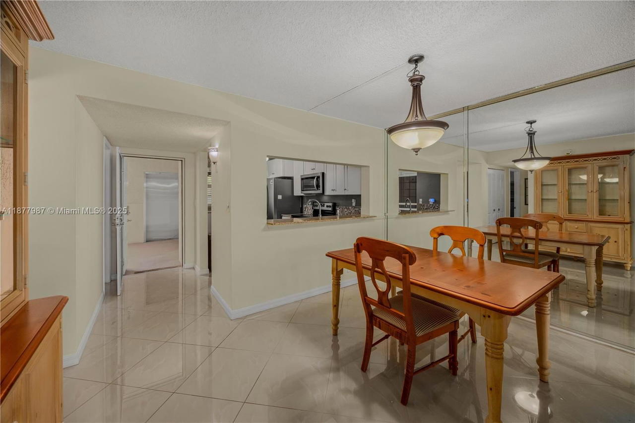 Real estate property located at 1911 Sabal Palm Dr #105, Broward, Condo 3 Of Sabal Palm Con, Davie, FL
