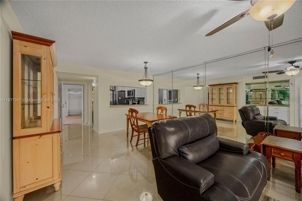 Real estate property located at 1911 Sabal Palm Dr #105, Broward, Condo 3 Of Sabal Palm Con, Davie, FL