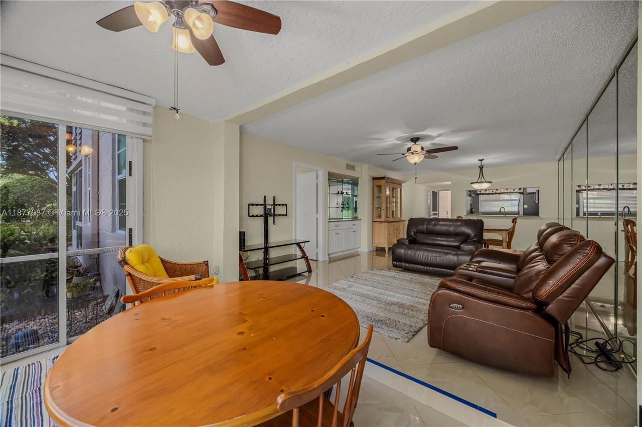 Real estate property located at 1911 Sabal Palm Dr #105, Broward, Condo 3 Of Sabal Palm Con, Davie, FL